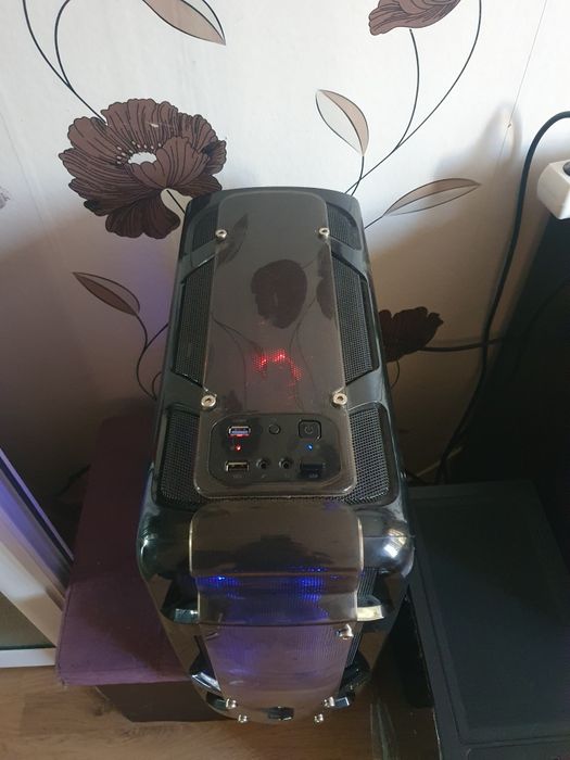 Настолен Компютър