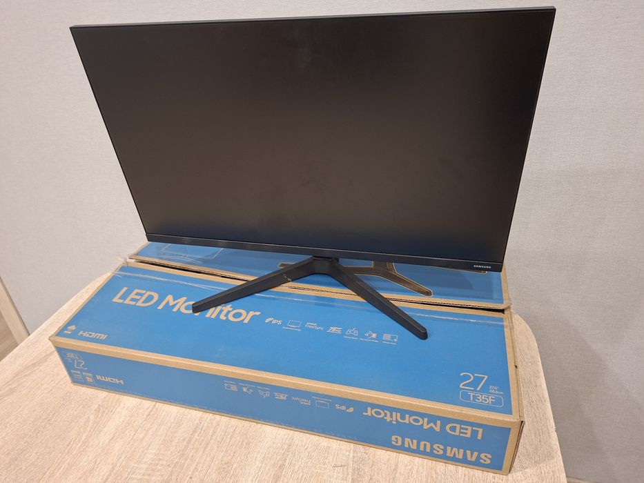 Монитор Samsung 27"