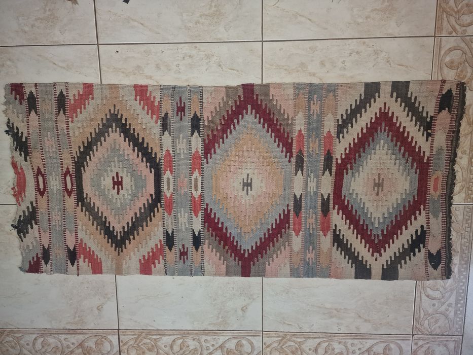 Covor vechi tradițional