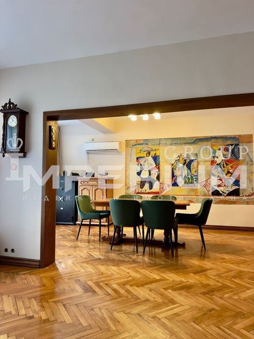 Дава се под наем Тристаен апартамент в Варна, Център - 110 кв.м за 750 € - Снимка #2