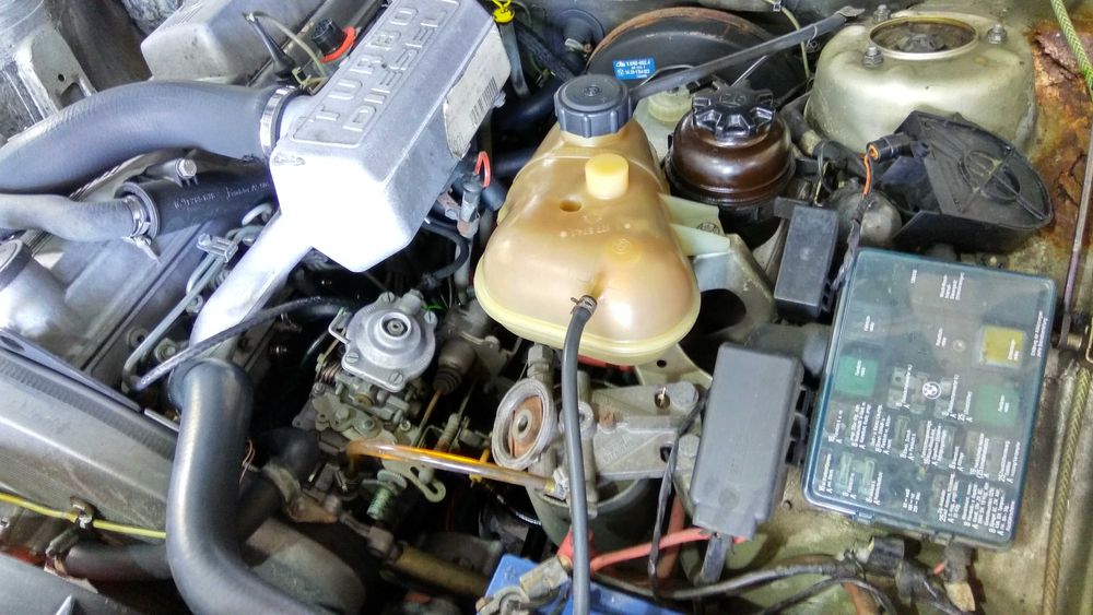 BMW 524tdа E28, 1983г, цялата кола за части, 2000лв. Намира се в София