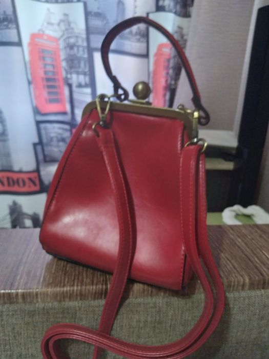 Продам сумочку.торг.