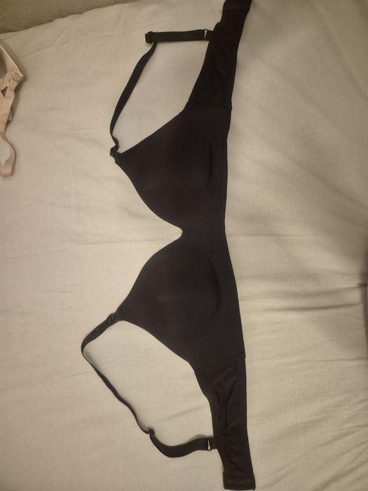 Sutiene alaptare H&M marimea 75B