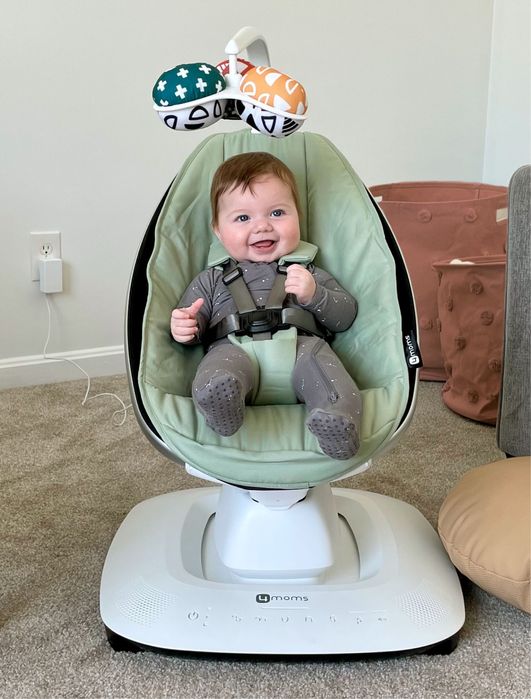 Электронная люлька последнего поколения. Шезлонг 4 moms