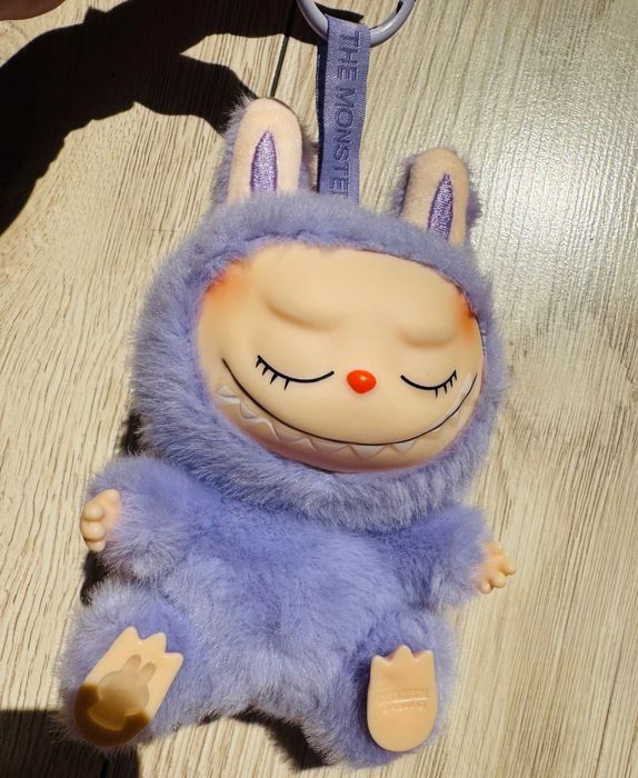 Labubu Have a seat Zizi