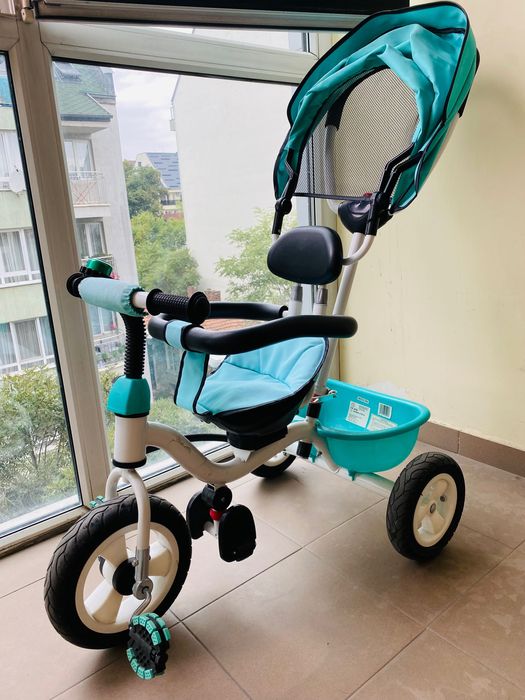 Триколка със сенник