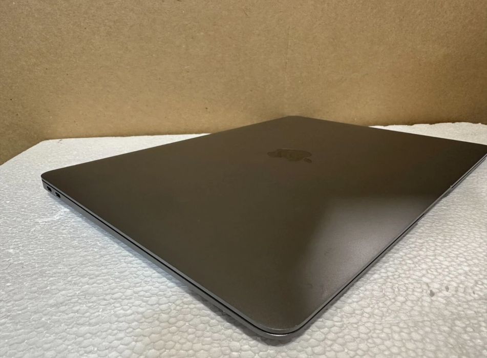 МакБук Эйр А2337