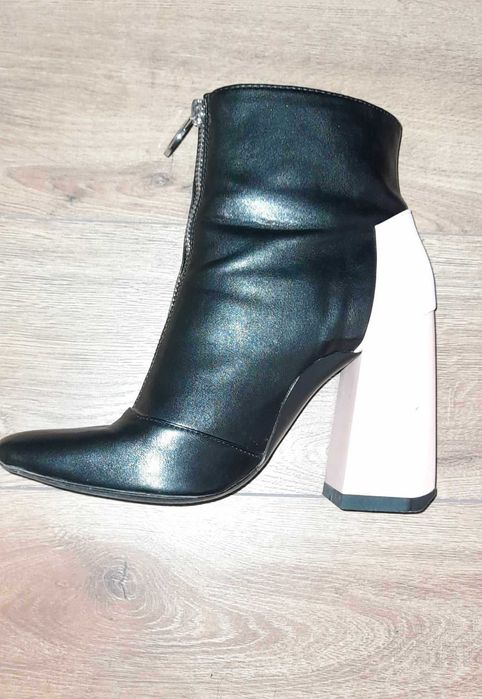 Боти ZARA 38/39 номер