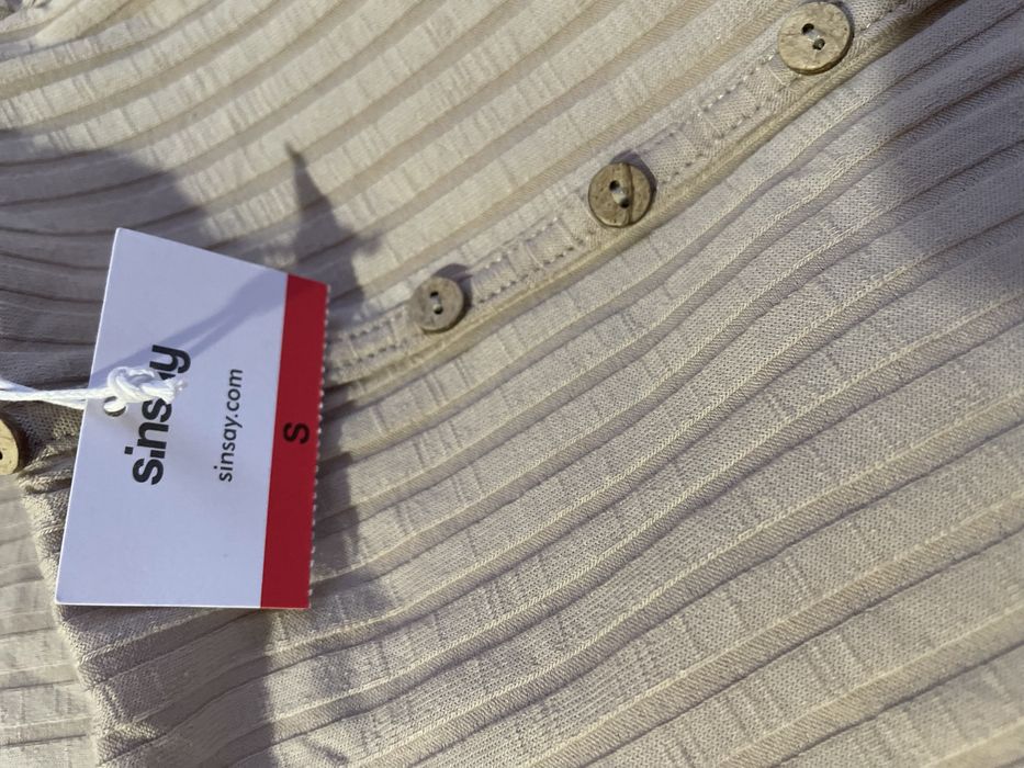 Бежова и черна пола