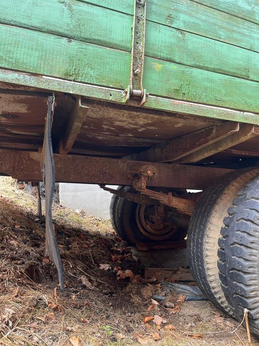 Vând remorcă pe o axă