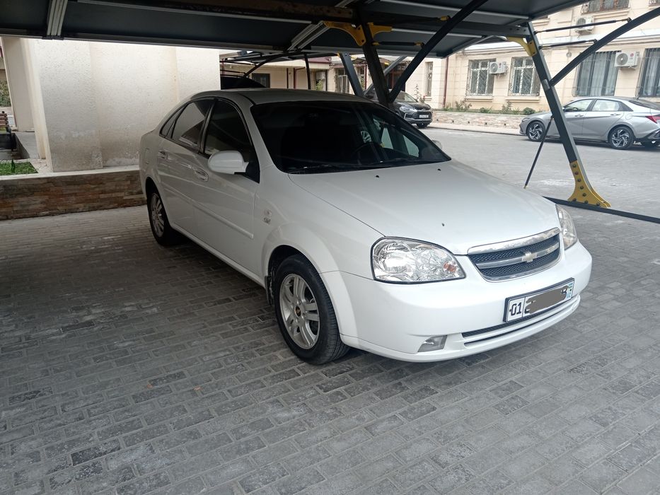 Lacetti 2010 продаётся в хорошом состоянии