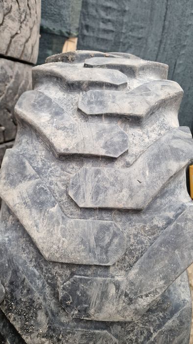 Cauciuc 12.5/80-18 (340/80-18) marca BKT, 12 ply