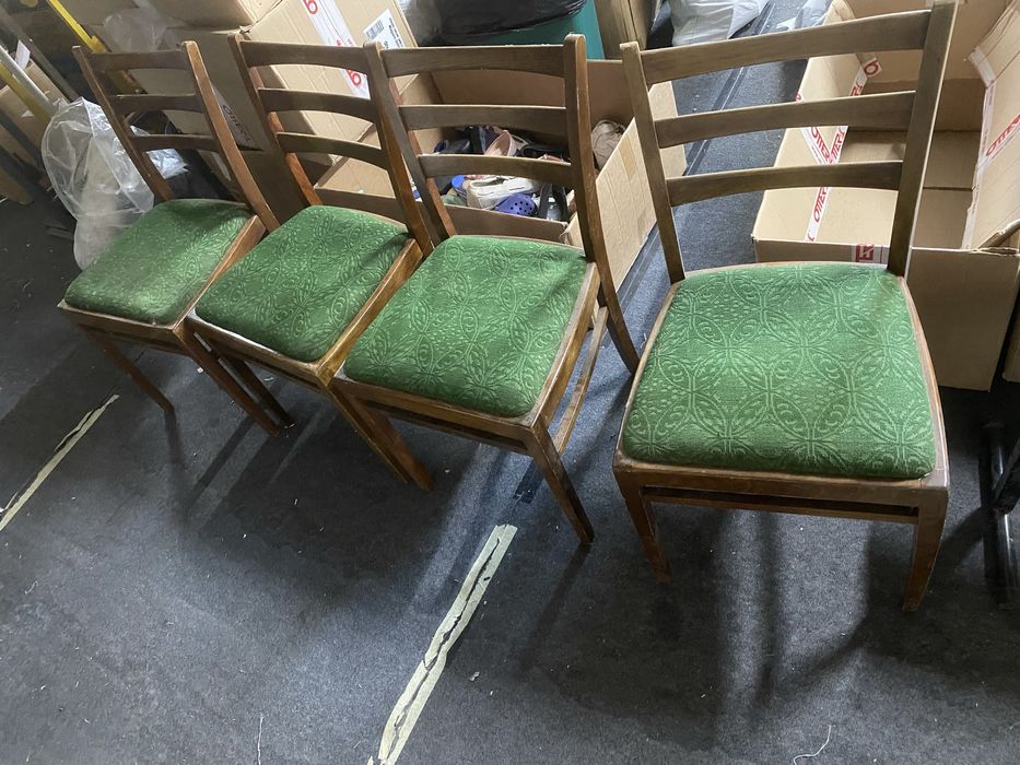 Set 4 scaune din lemn