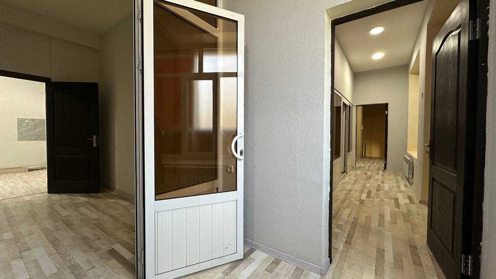 Офис 158 кв.м Бобура по 7 у.е