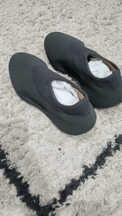 Обувки Yeezy Knit RNR Fade Onyx