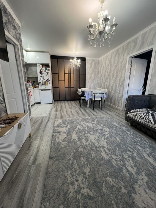 Продам квартиру Шахтеров 52 а