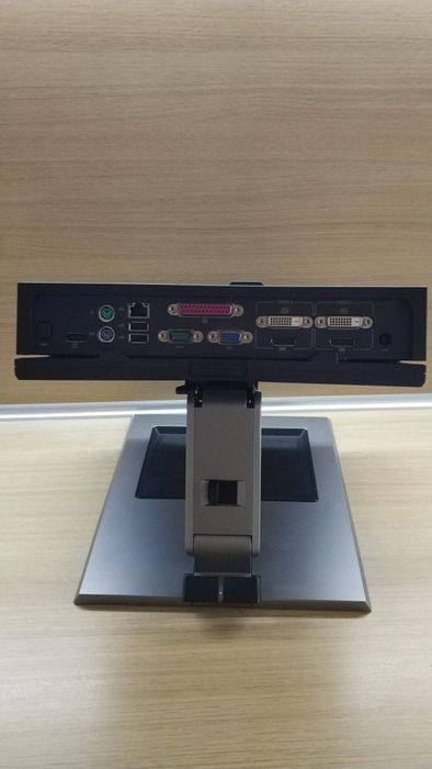 Докинг станция със зарядно и поставка Dell
