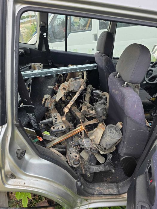 Продават се на части 2.0GDİ и 1.8 MPİ доста части са налични