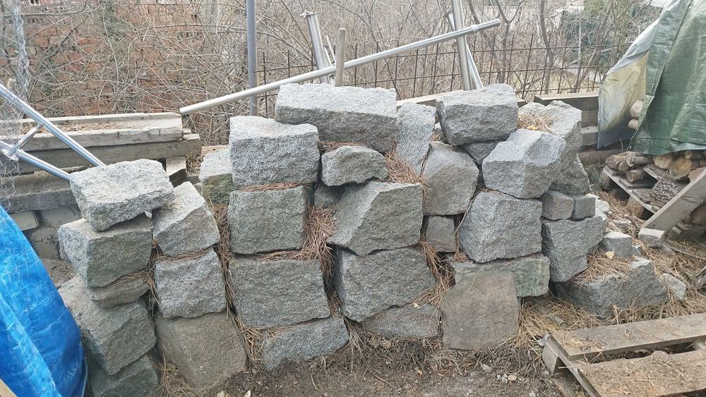 Дялан камък - дялан гранит 2,5 м/куб