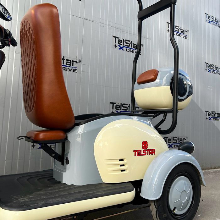 Електрическа триколка ТИП VESPA STYLE ROOF 60V 1500W задно предаване с