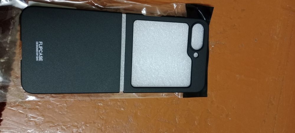 Чехол Galaxy Z Flip 6-черный