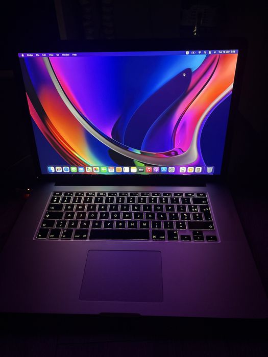 Mac Book pro 15 inch