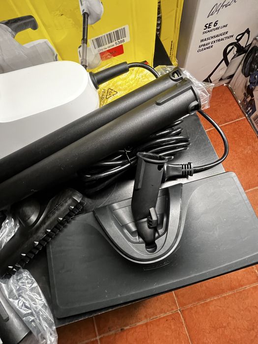 Aparat de curatat cu abur multifunctional Karcher SC 1 Multi & Up, 1300 W, rezervor 200 ml, kit curatare podea, perie de curatare cu laveta,