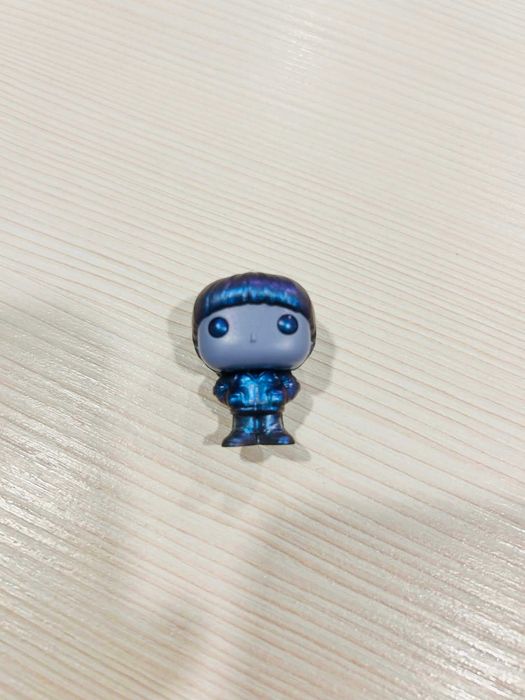 Уил Upside Down - Kinder Joy Stranger things