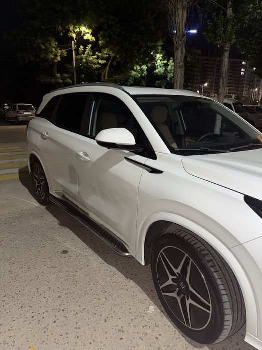 Dongfeng Fengon S508 Hybrid 2023
