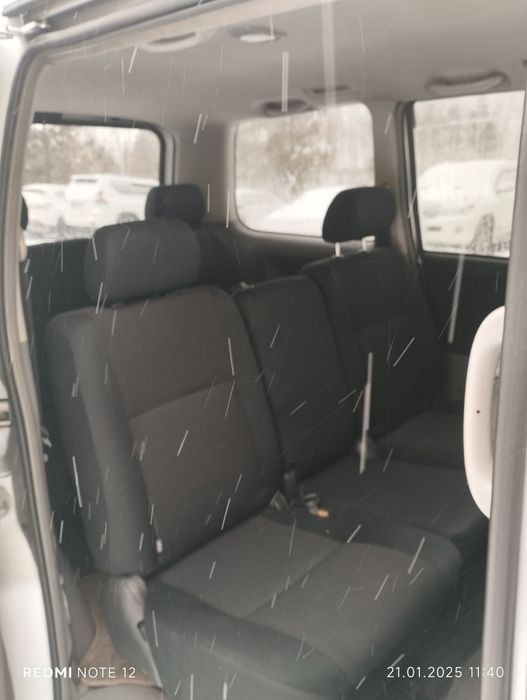 Тойота Noah , минивэн