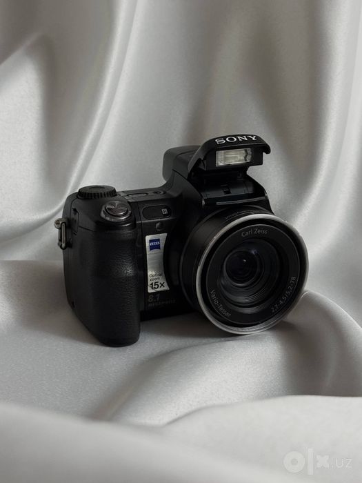 Цифровой фотоаппарат Sony Cyber-Shot DSC-H7