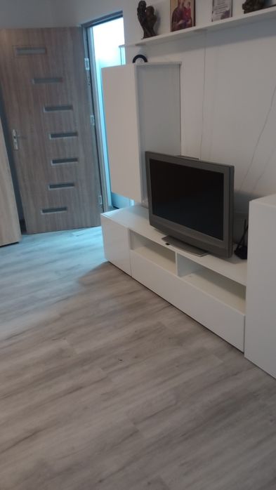 Închiriez garsonieră în Balș zona Jiu