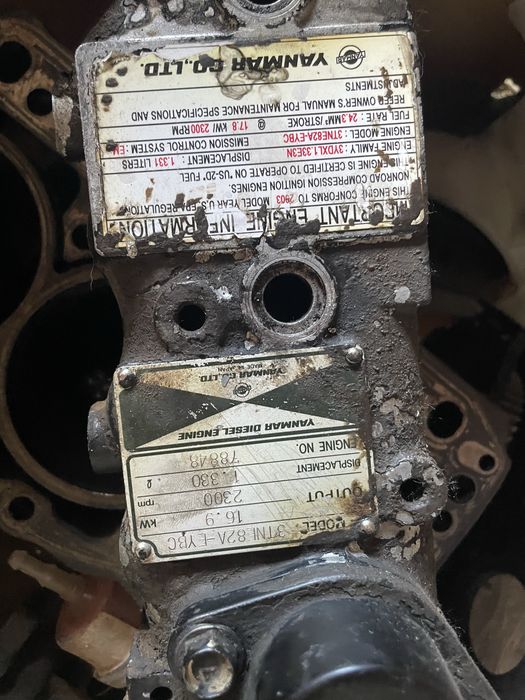 Motor yanmar 3 pistoane