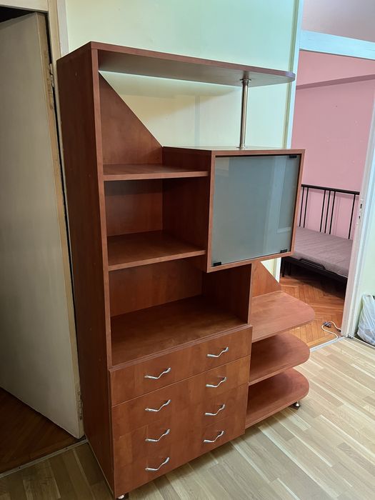 Dulap cu sertare, rafturi si minibar