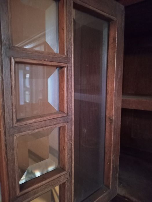 Старинный буфет с зеркалом. 19 век.