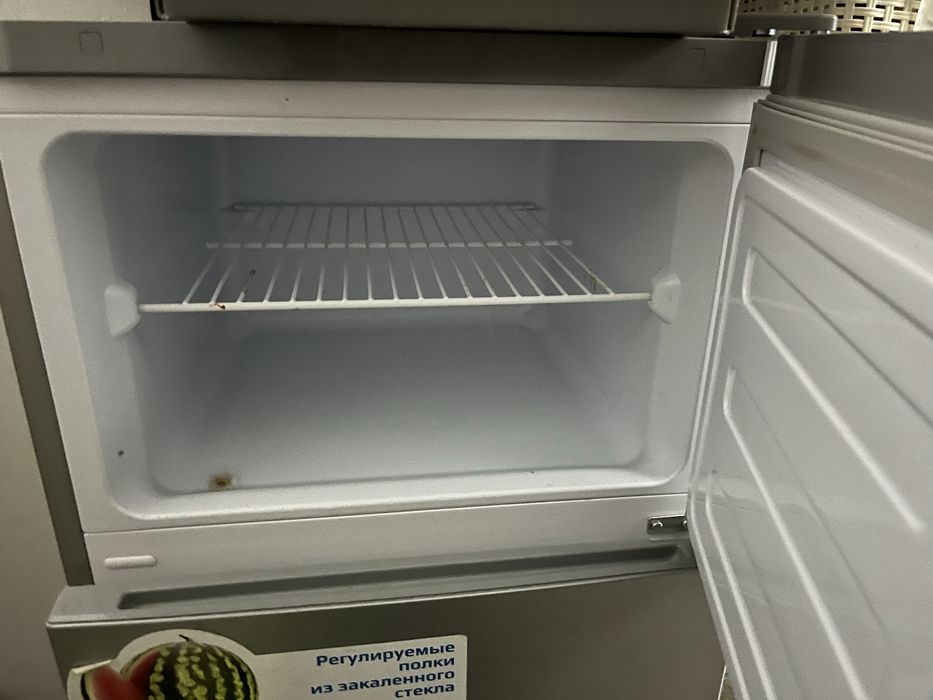 Продам холодильник в хорошем состояние