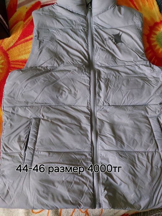 Продам  безрукавку жилет