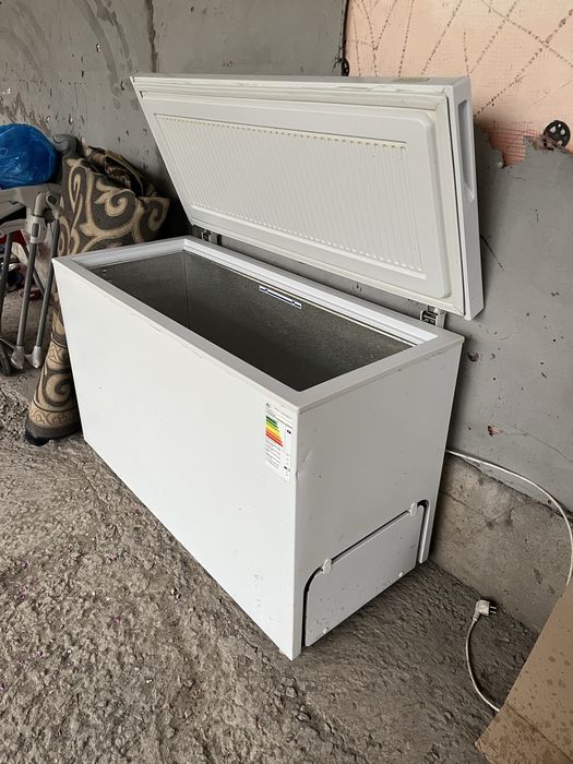 Продам морозильник