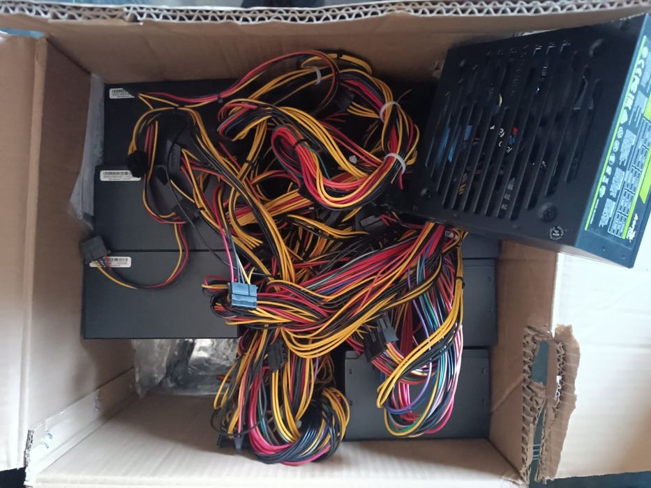Боксы питания для ПК на 500w. Aero cool