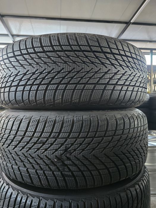 4 Броя 235/50/19 2xGoodyear 8mm 24dot, 2xMichelin 6,5mm 22dot