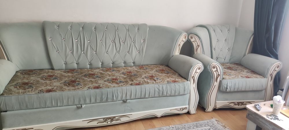 Диван с двумя креслами, троика. раскрывается