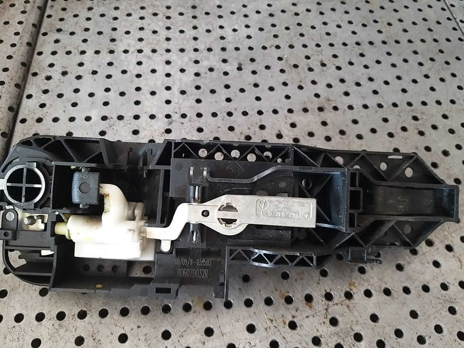 Maner usa stanga spate renault megane 3 break 806070032r