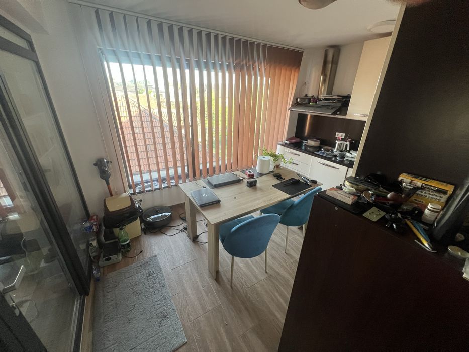 Casa cu spatiu comercial la parter
