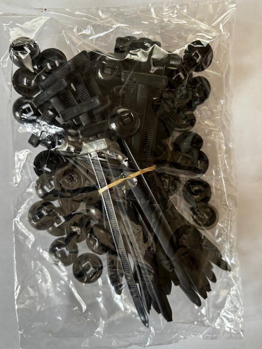 Хомут-стяжка с клипсой