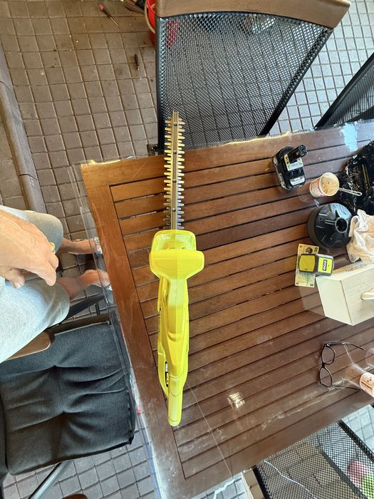 Mașină de tuns gard viu Ryobi RY18HT40A-0 18V