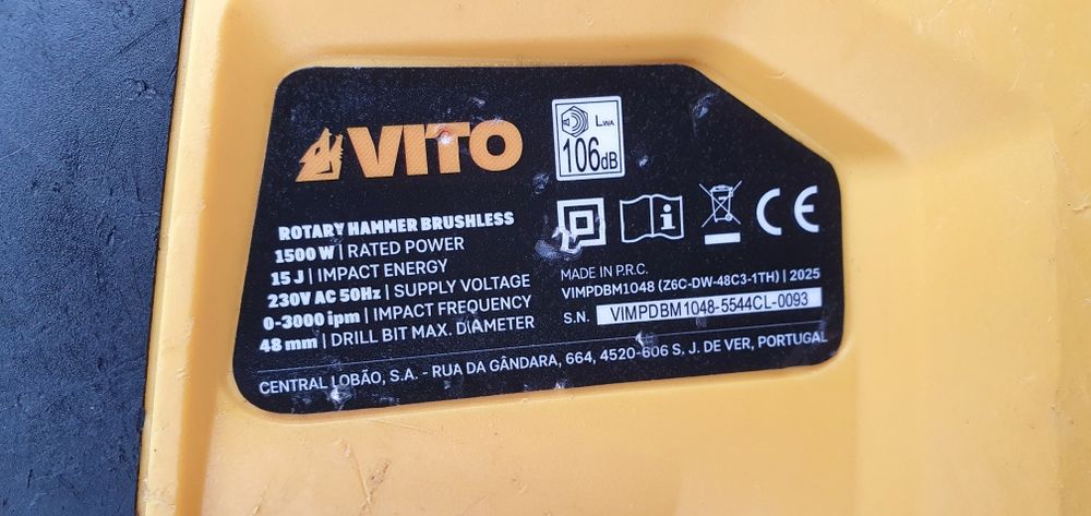 Ciocan rotopercutor mare .