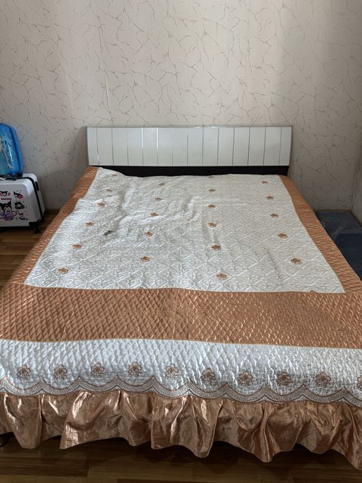 Продам кровать двухспальный
