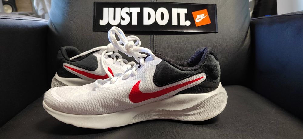 Nike Revolution 7,номер 38,5