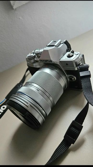 Olympus OM-D E-M10 Mark IV + 40-150