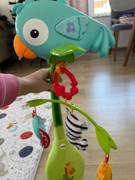 Лот за бебе - шезлонг, активна гимнастика и въртележка за кошара